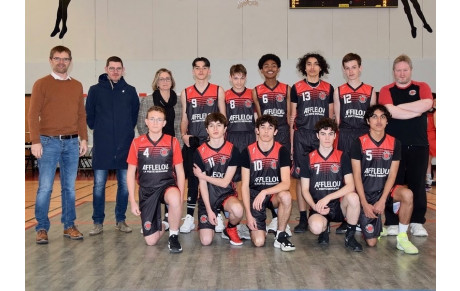 Remise du nouveau jeu de maillots noir U17G